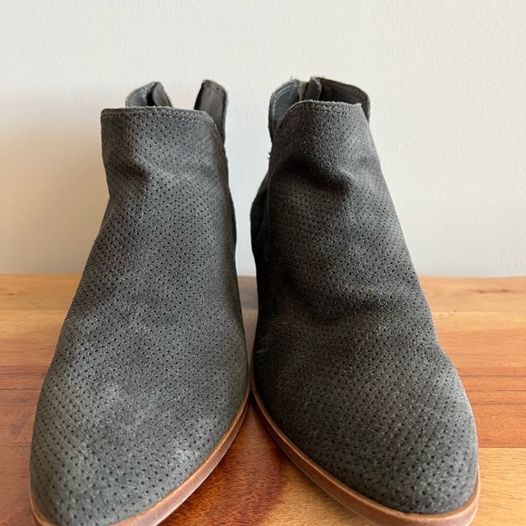 Dolce Vita Karsen Bootie - Size 8 - Picture 2 of 14